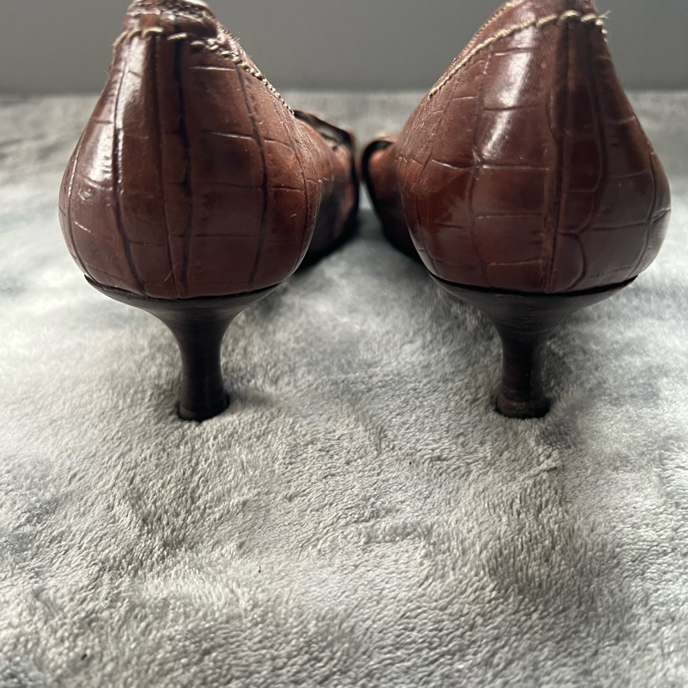 Stuart Weitzman Brown Croc-Patterned Heels - Picture 7 of 10